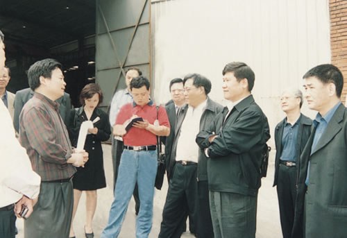 時(shí)任武漢市市長，湖北省常務(wù)副省長李憲生到公司指導(dǎo)工作